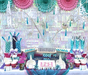 Frozen Birthday Party Decorations and Tableware